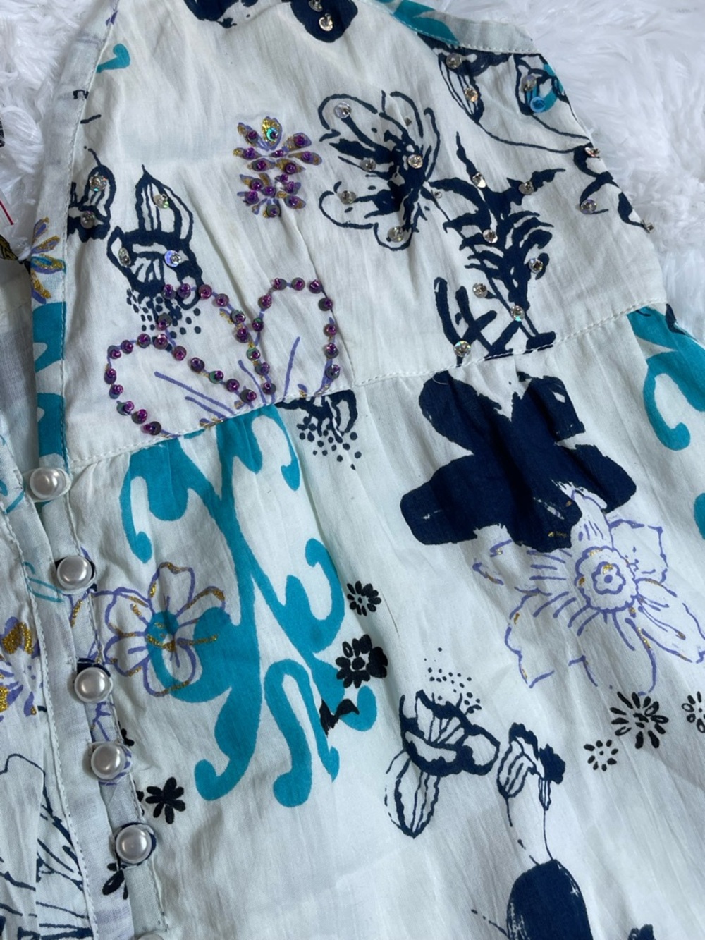 CHAUDRY KC White Floral Tiered Casual Sundress with Teal and Navy Accents - Picture 6 of 15